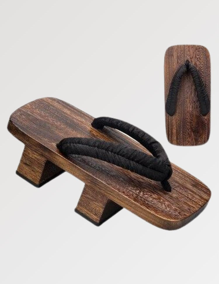 The Japanese geta for women and men with its flat sole and comfortable strap