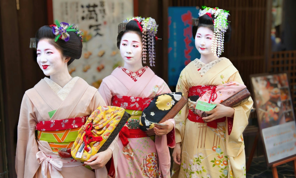 The role of the kimono in traditional Japanese society