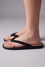 Zori sandals