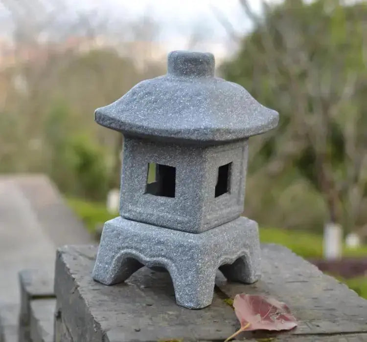 Japanese Zen garden lantern Japanstreet