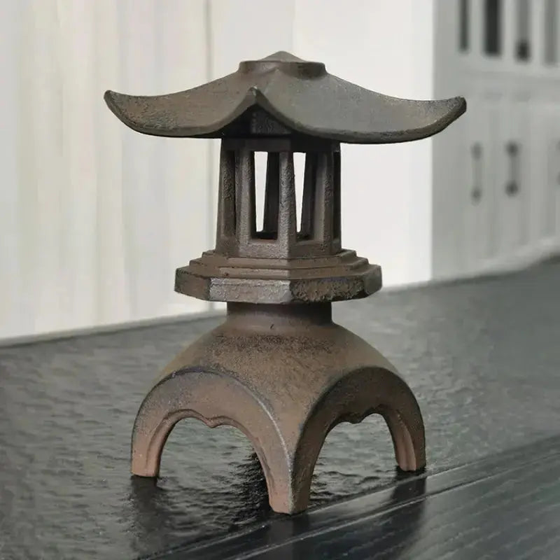 Japanese cast iron lantern 'Seiyo' Japanstreet