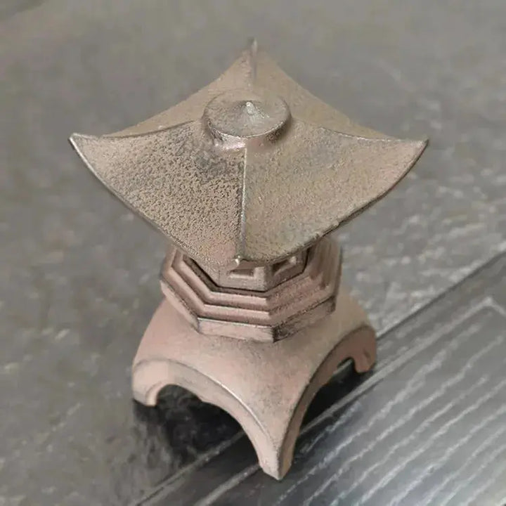 Japanese cast iron lantern 'Seiyo' Japanstreet