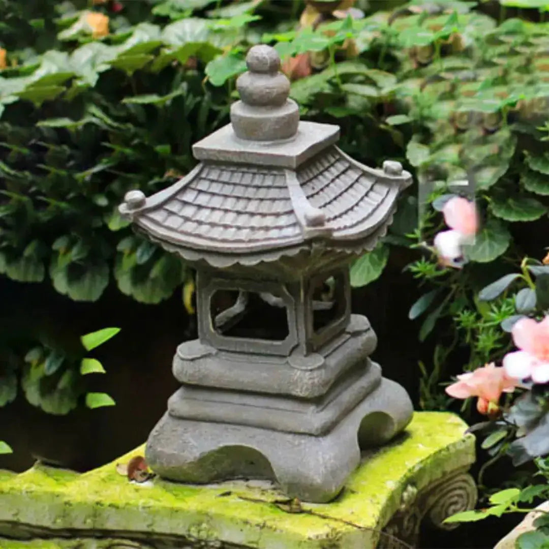 Traditional Japanese lantern Japanstreet