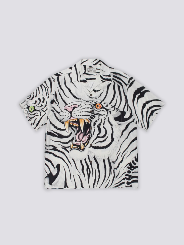 Back view of japanese t-shirt with tiger print
