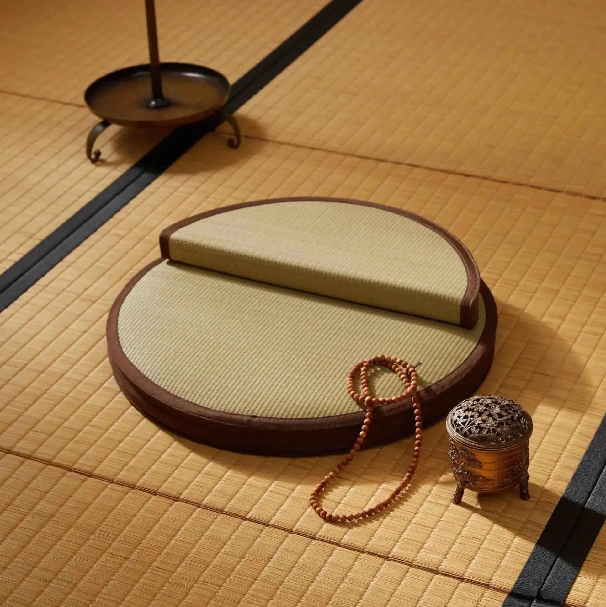 Zabuton in round tatami 'Fujida' Japanstreet