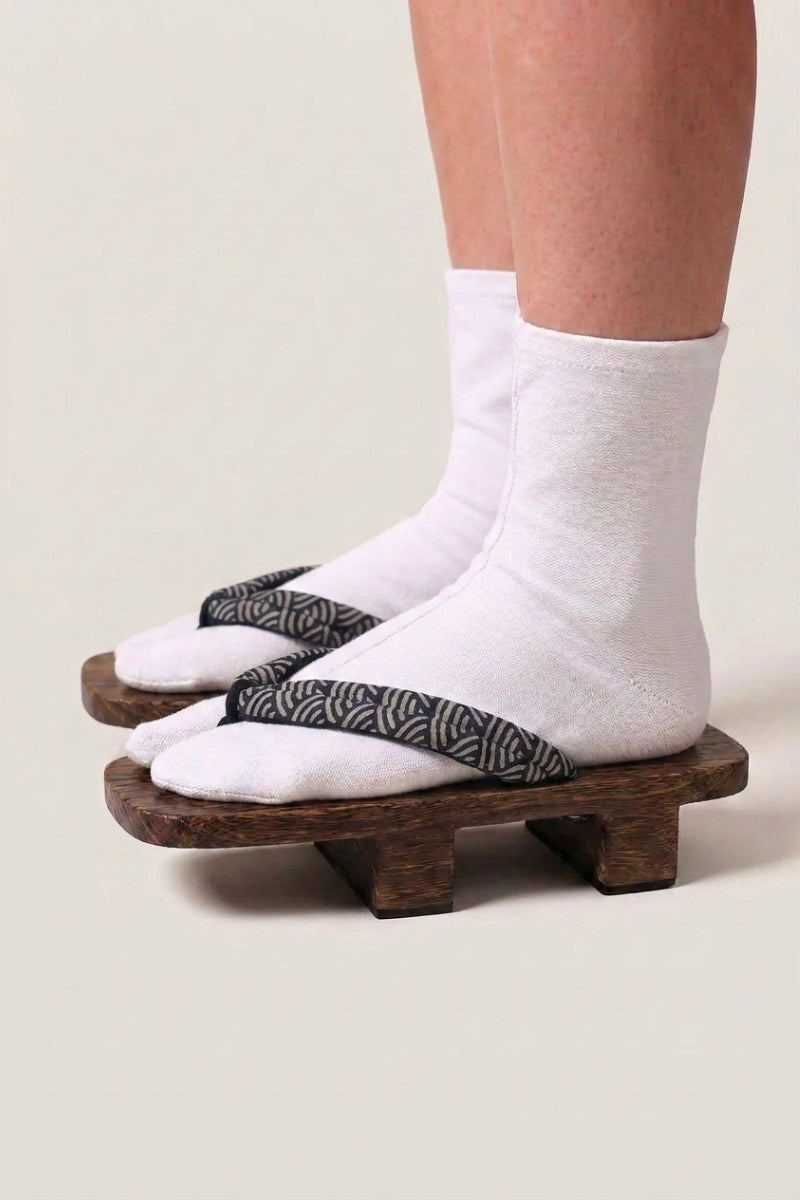 All-Black Geta — Minimalist Wooden Sandals | Japan Clothing
