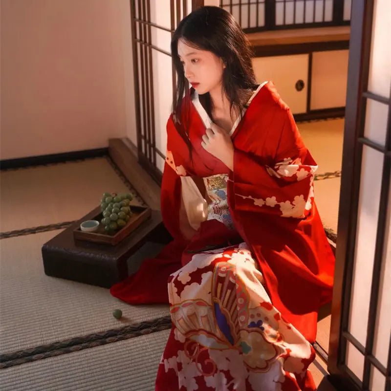 Beautiful red Japanese dress with vintage effect