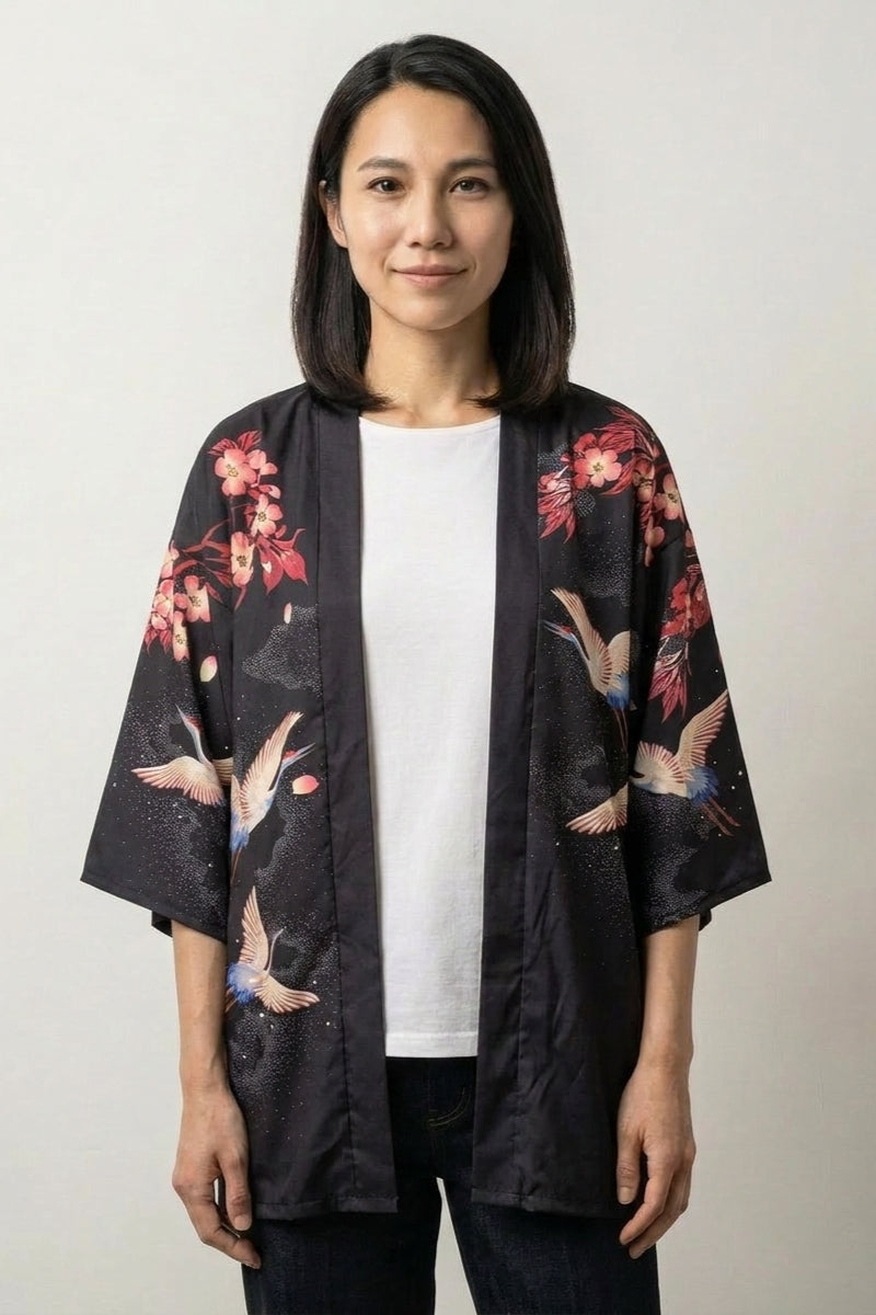 Kimono top Harumi, front view: open satin-finish jacket with three-quarter sleeves in a grey and colour crane print