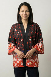 Kitsune kimono Hirokomi Yubesa, front view: open kimono jacket with three-quarter sleeves in black and crimson plum blossom