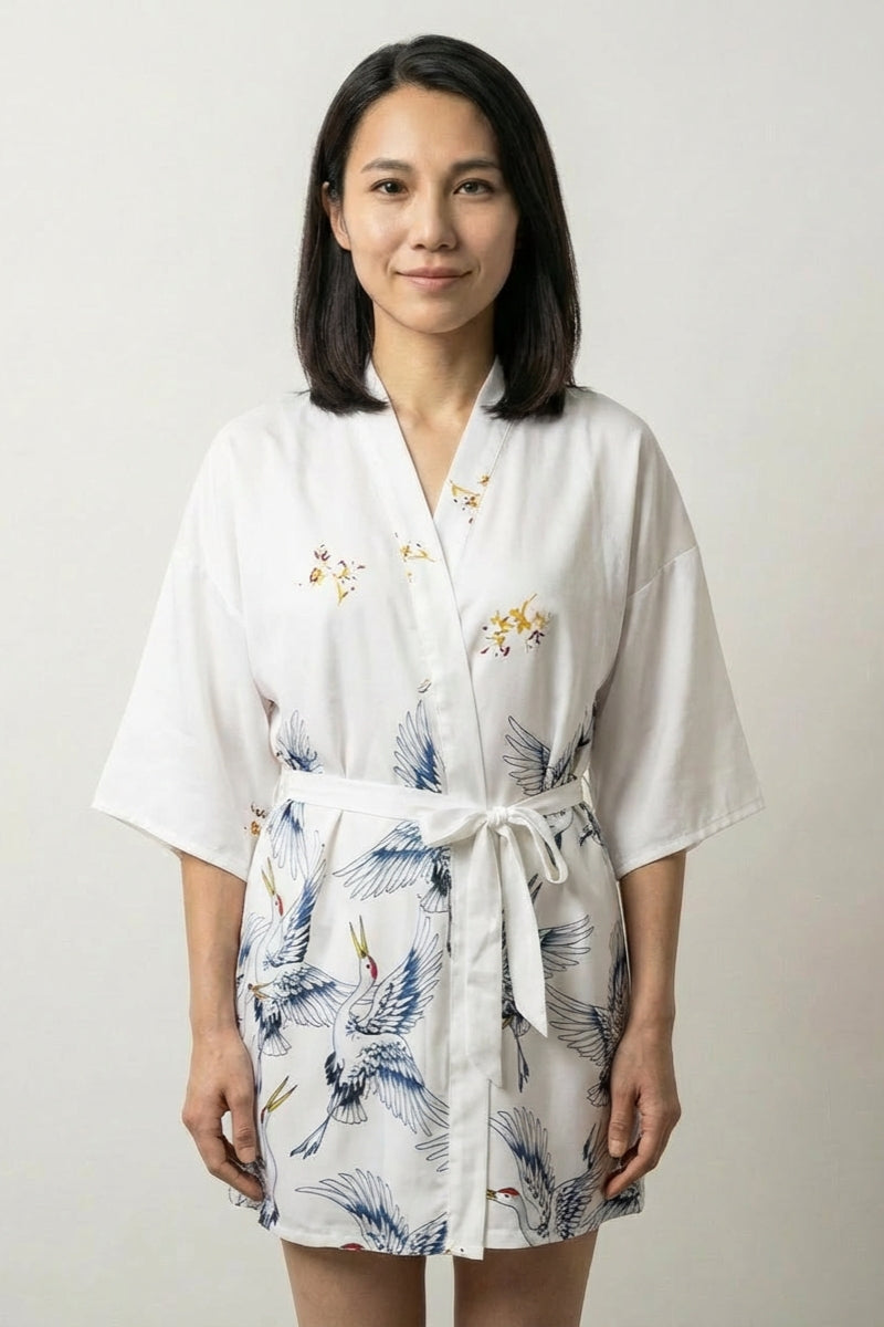 White Crane Short Satin Robe 'Yukizuru' | Japan Clothing