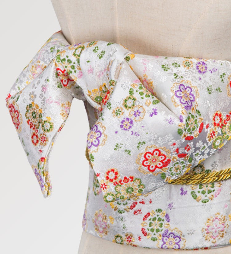 White obi belt with flowery and slightly satin pattern for your kimono