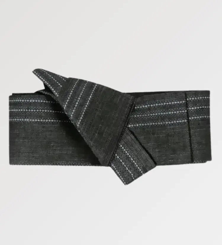 The Japanese obi belt for men in a sober color and striped design