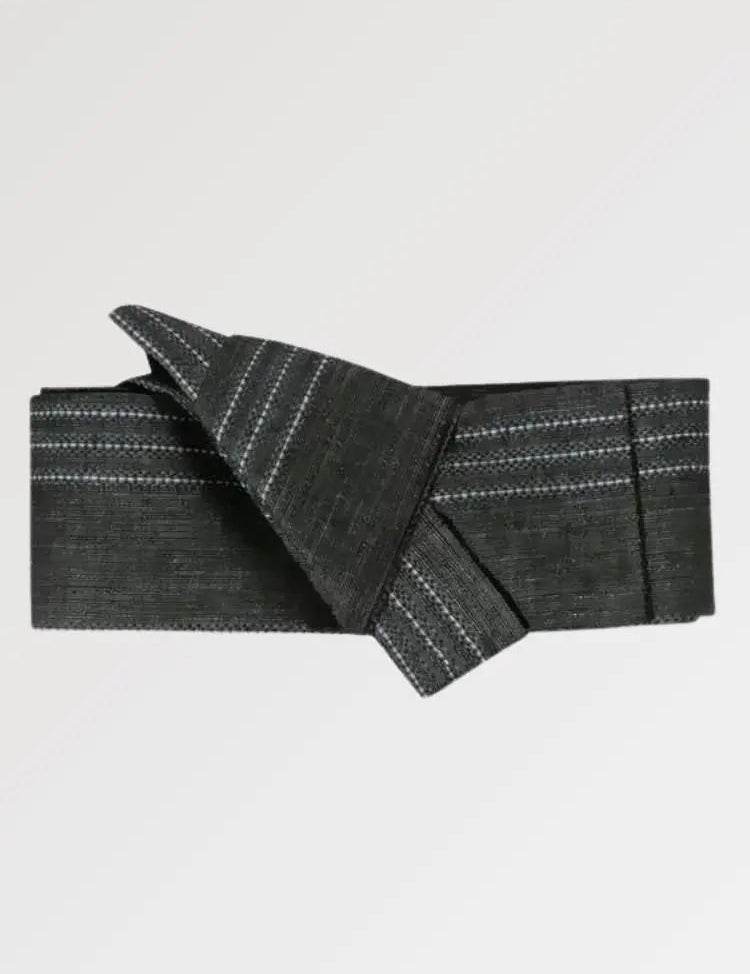 The Japanese obi belt for men in a sober color and striped design