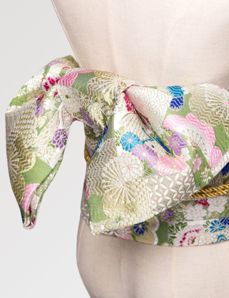 A fabric obi belt for women, an inseparable accessory of the Japanese kimono