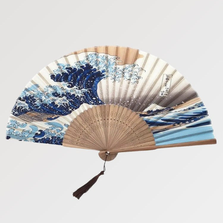 The Japanese fan printed with the Kanagawa wave