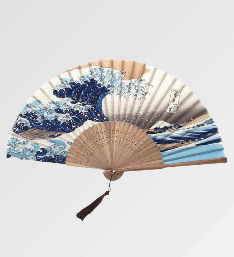 The Japanese fan printed with the Kanagawa wave
