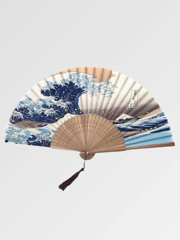 The Japanese fan printed with the Kanagawa wave