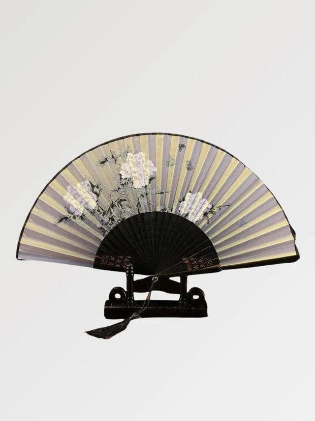 Japanese fan with flowers