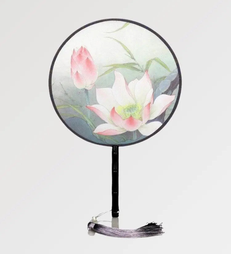 Beautiful round Japanese fan printed with a fabulous lotus flower