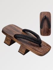 The Japanese geta for women and men with its flat sole and comfortable strap