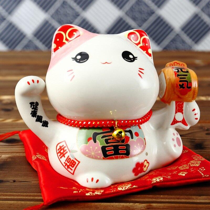 Back view of maneki neko figurine