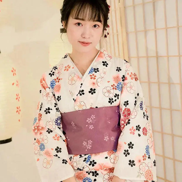 Japanese Flowered Kimono for Woman embroidered and cut in a traditional way