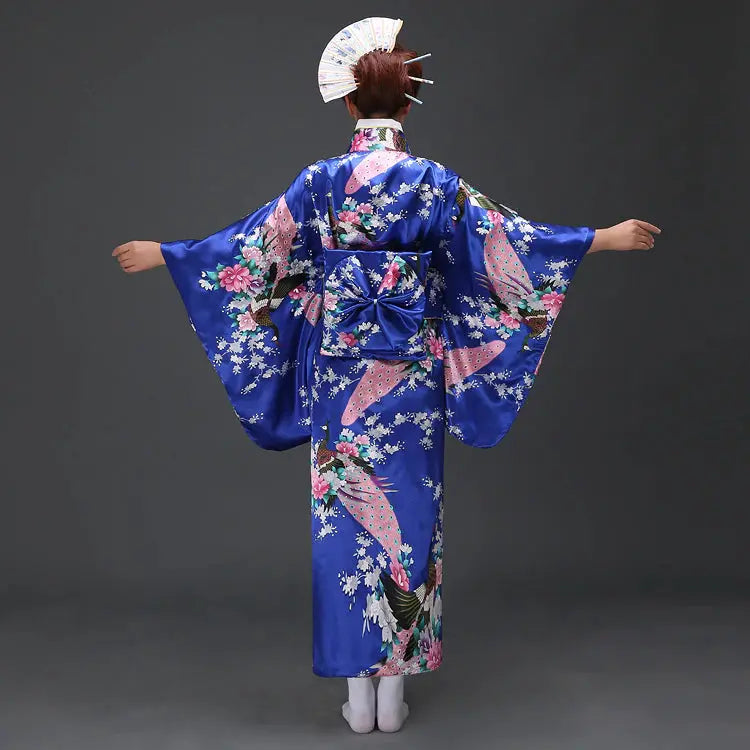Kimono-Traditionnel-Japonais-Femme-Japanstreet-1645368291.jpg