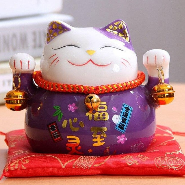 Back view of maneki neko figurine