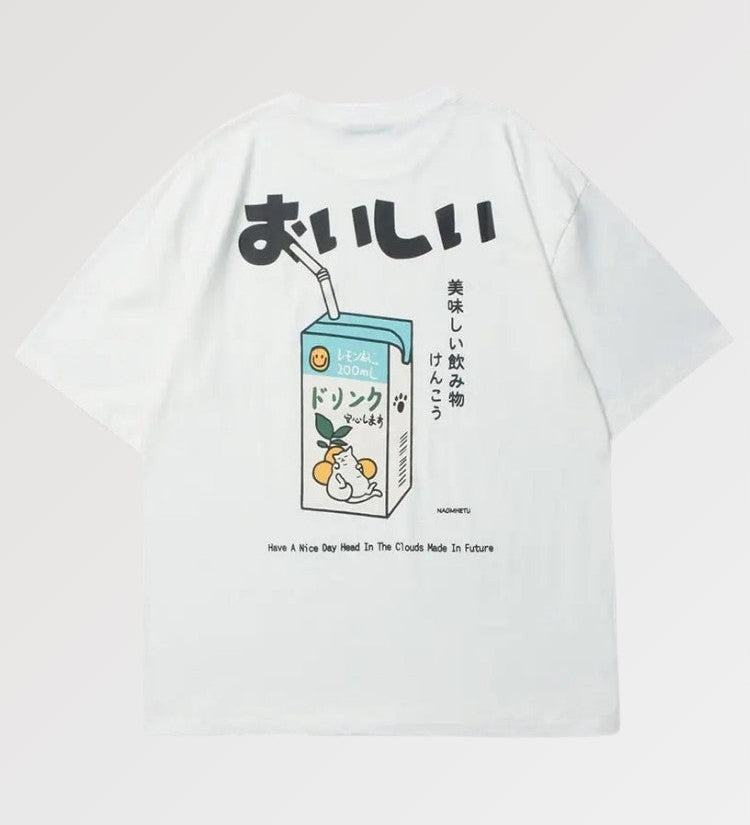 A japanese summer shirt with the effigy of Japanese drinks, a model with a streetwear straight cut