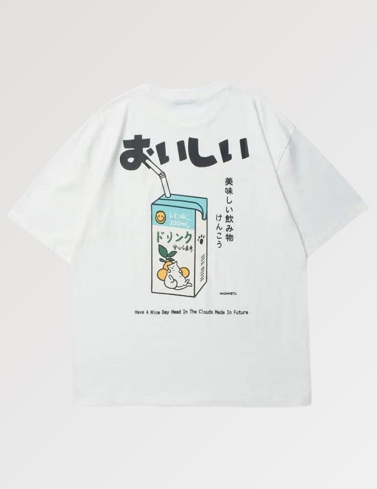 A japanese summer shirt with the effigy of Japanese drinks, a model with a streetwear straight cut