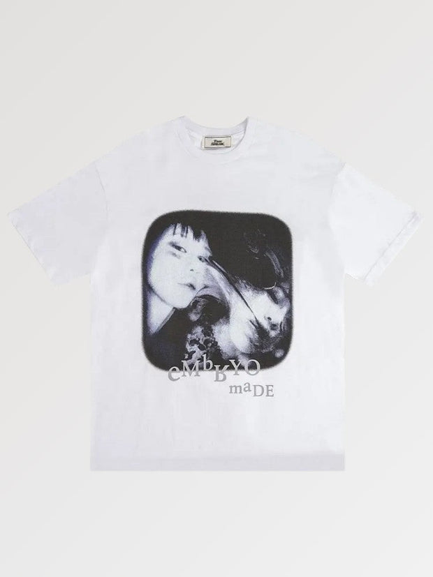 A Korean style t-shirt with an atypical design to refine your streetwear look