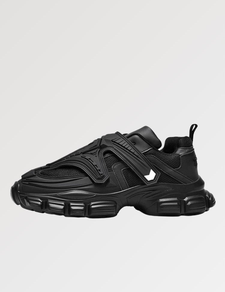 Practice your sport safely with our laceless sneakers