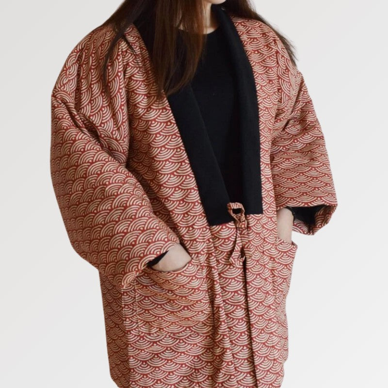 Quilted kimono jacket for women with seigaiha pattern